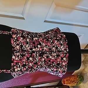 Floral fitting strap.